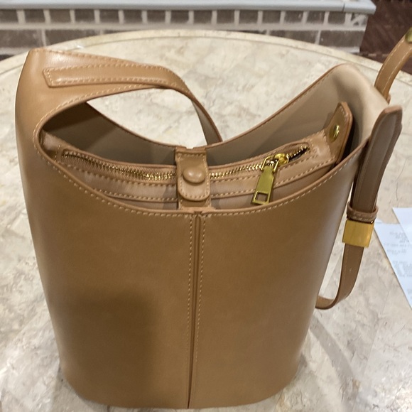 Bucket Bag with removable inside pouch - Picture 2 of 8